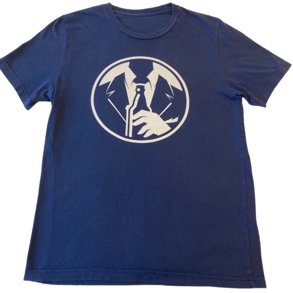 Men’s untapped beer app graphic tee T-shirt Man in suit drinking craft beer L